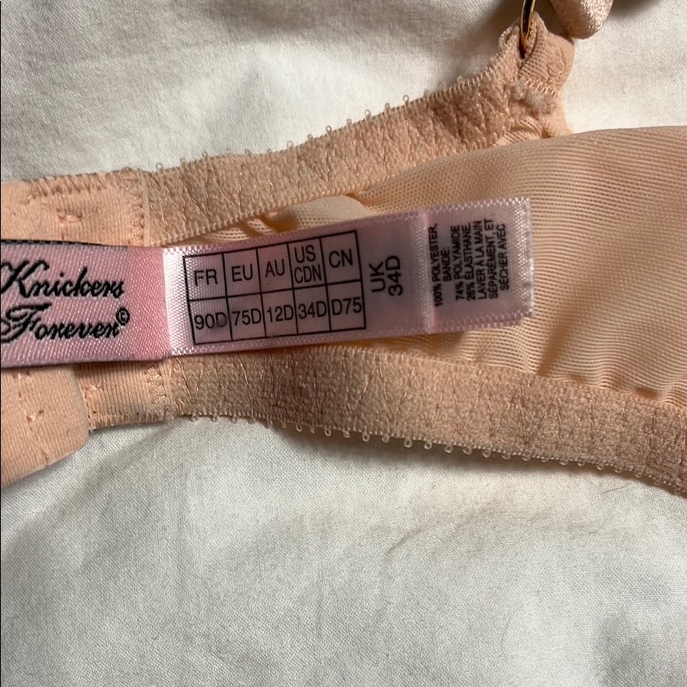 Agent Provocateur Essie set 34D and 4 thong Elegant Lace Lingerie Set - Picture 7 of 12